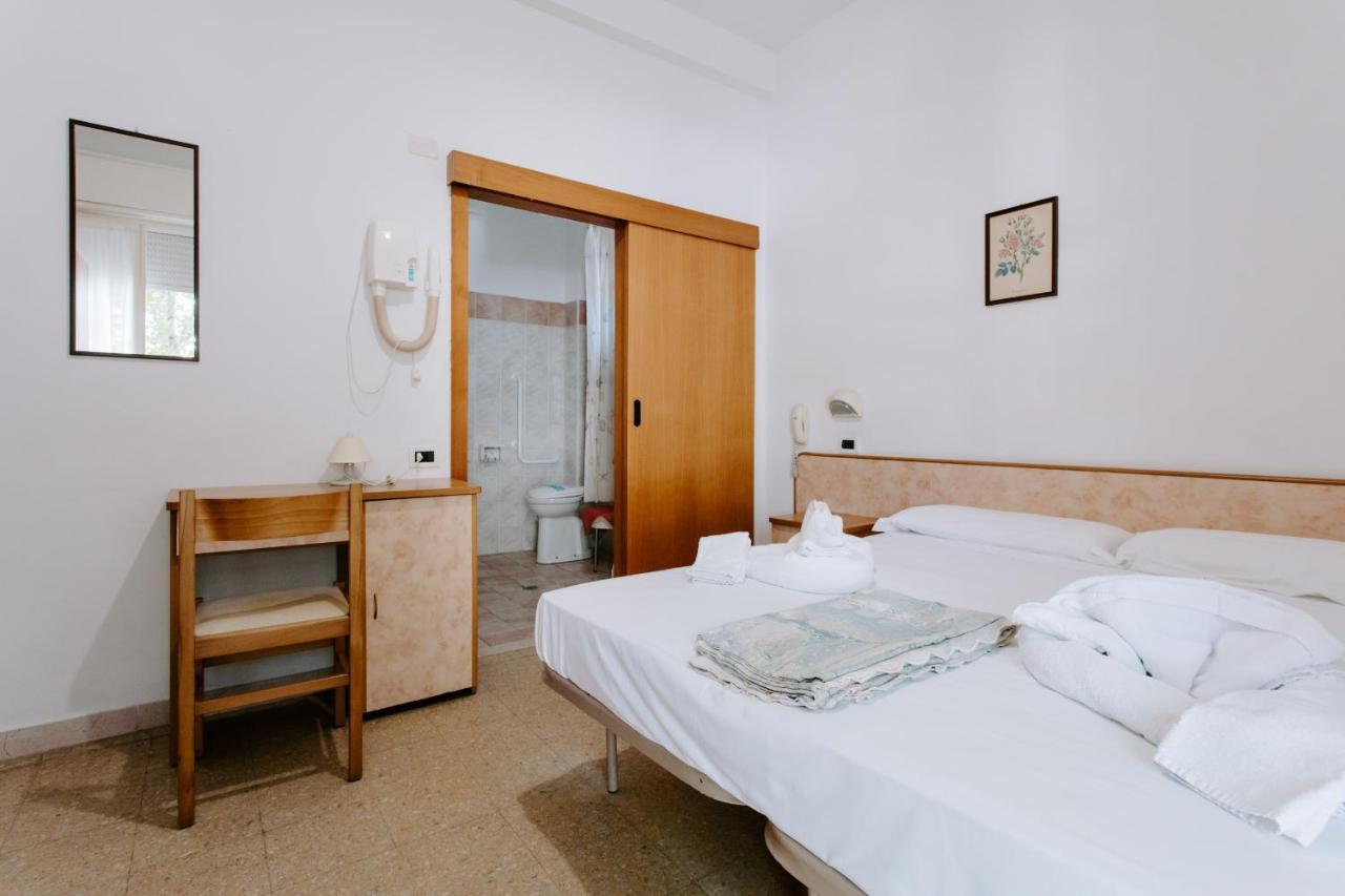Hotel Edward Bellaria – Igea Marina Kültér fotó