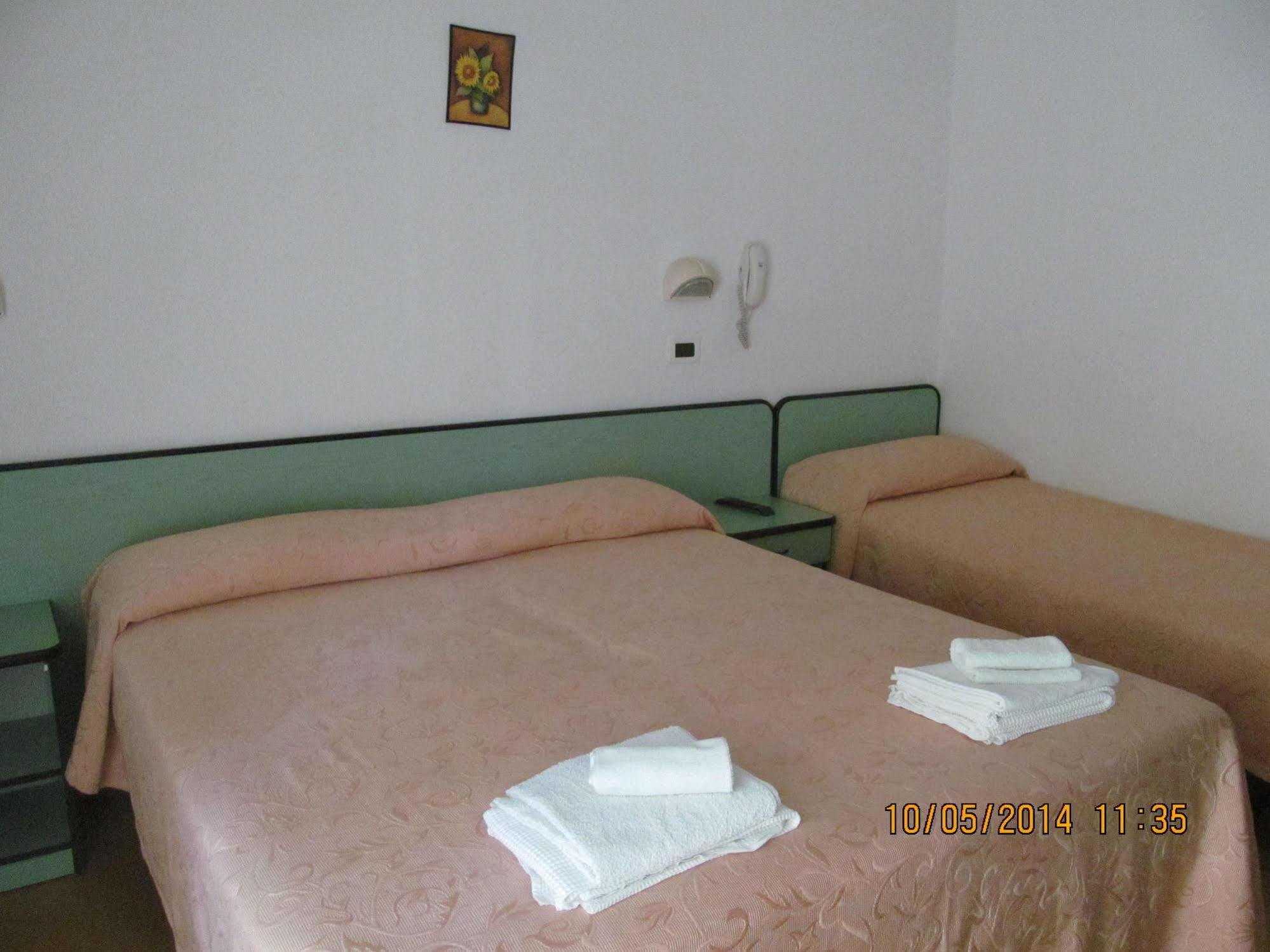 Hotel Edward Bellaria – Igea Marina Kültér fotó