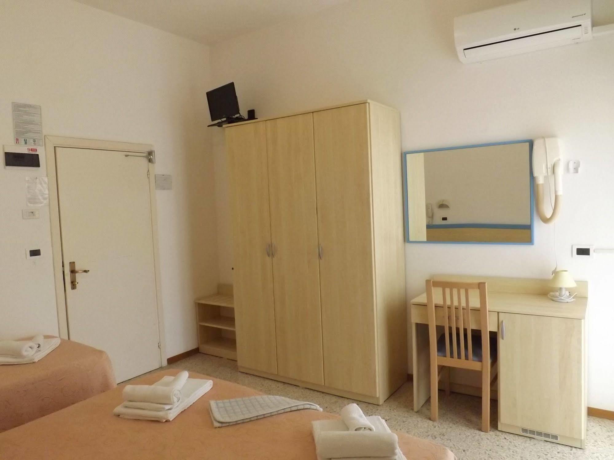 Hotel Edward Bellaria – Igea Marina Kültér fotó